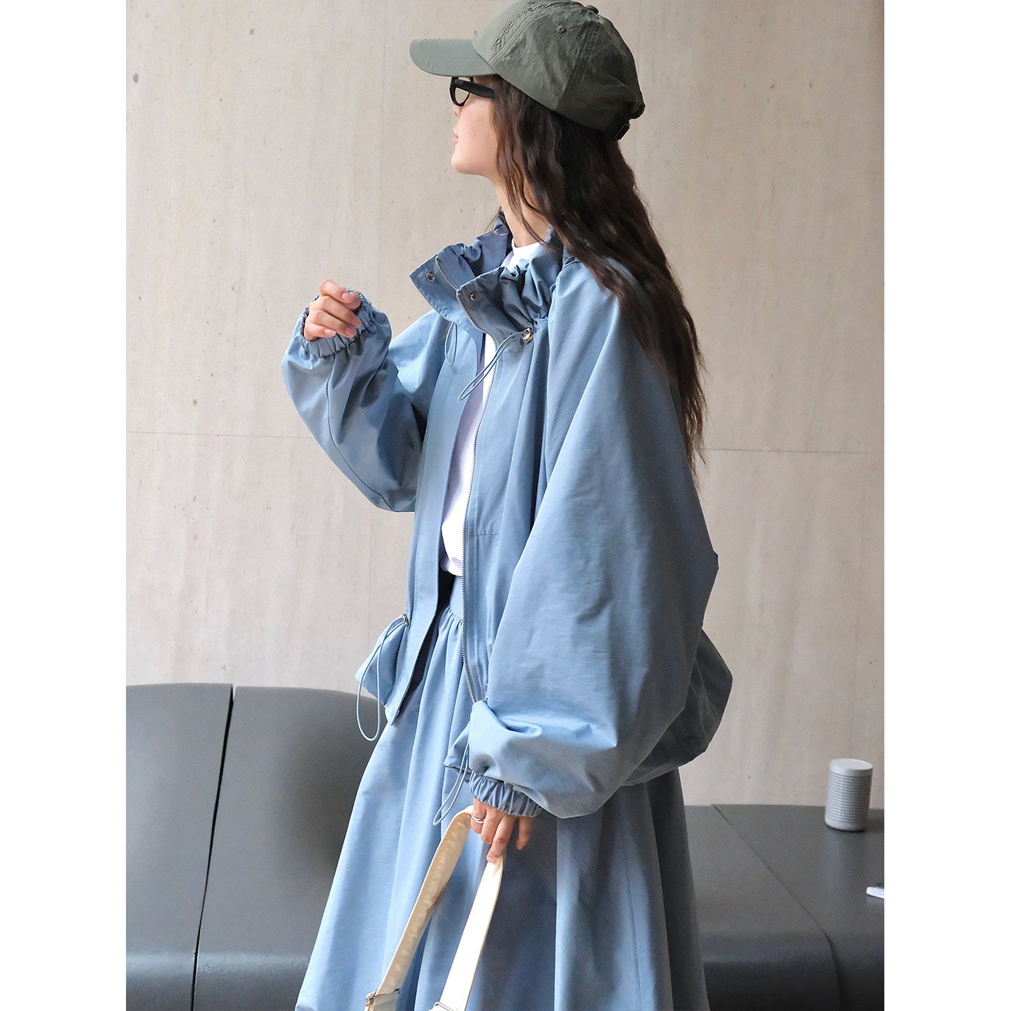 WezelBezel Retro Silhouette Jacket – Vintage & Chic