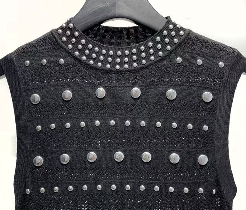 WezelBezel Sleeveless V-Neck Midi Dress