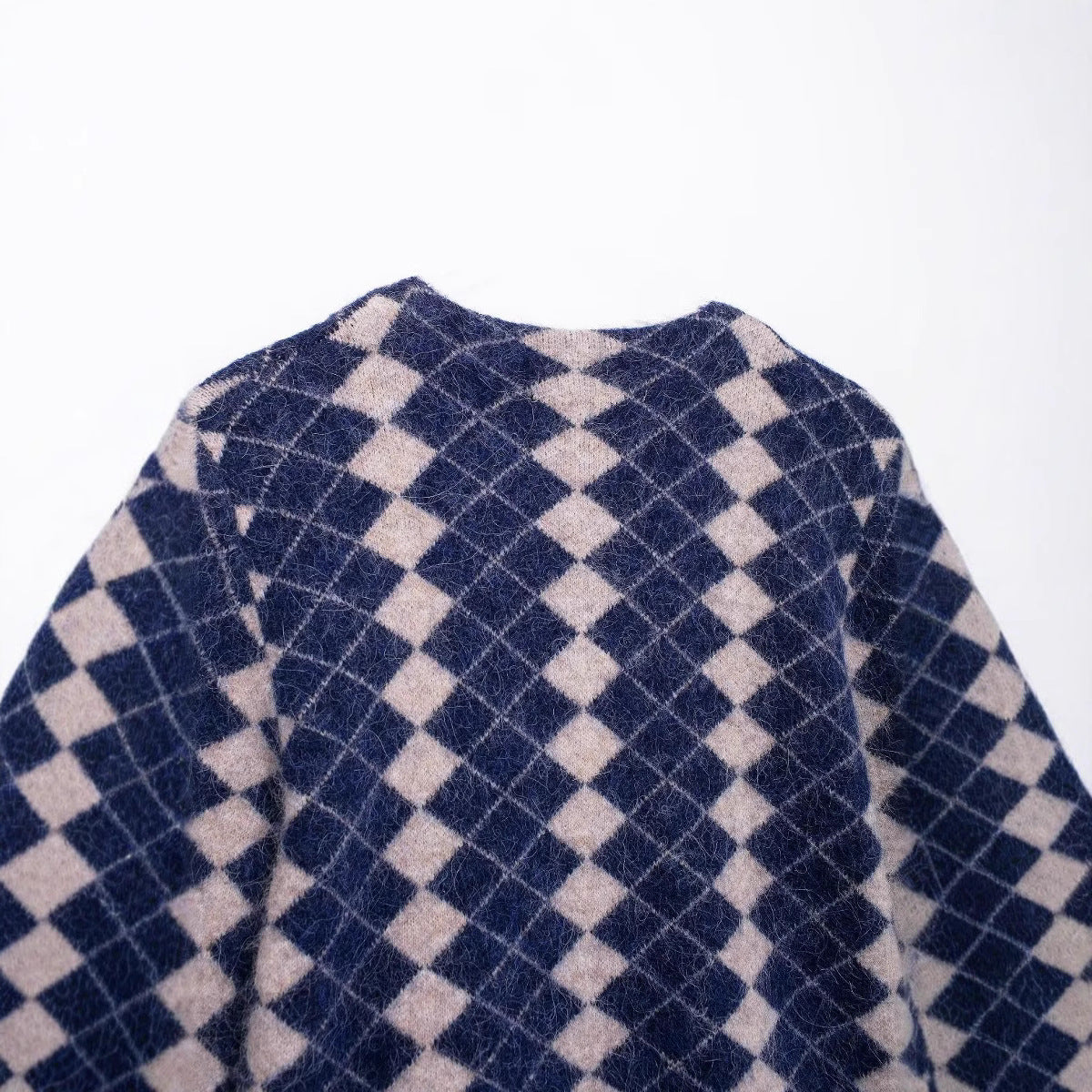 WezelBezel Jacquard Diamond Knit Top – Round Neck Fashion Statement