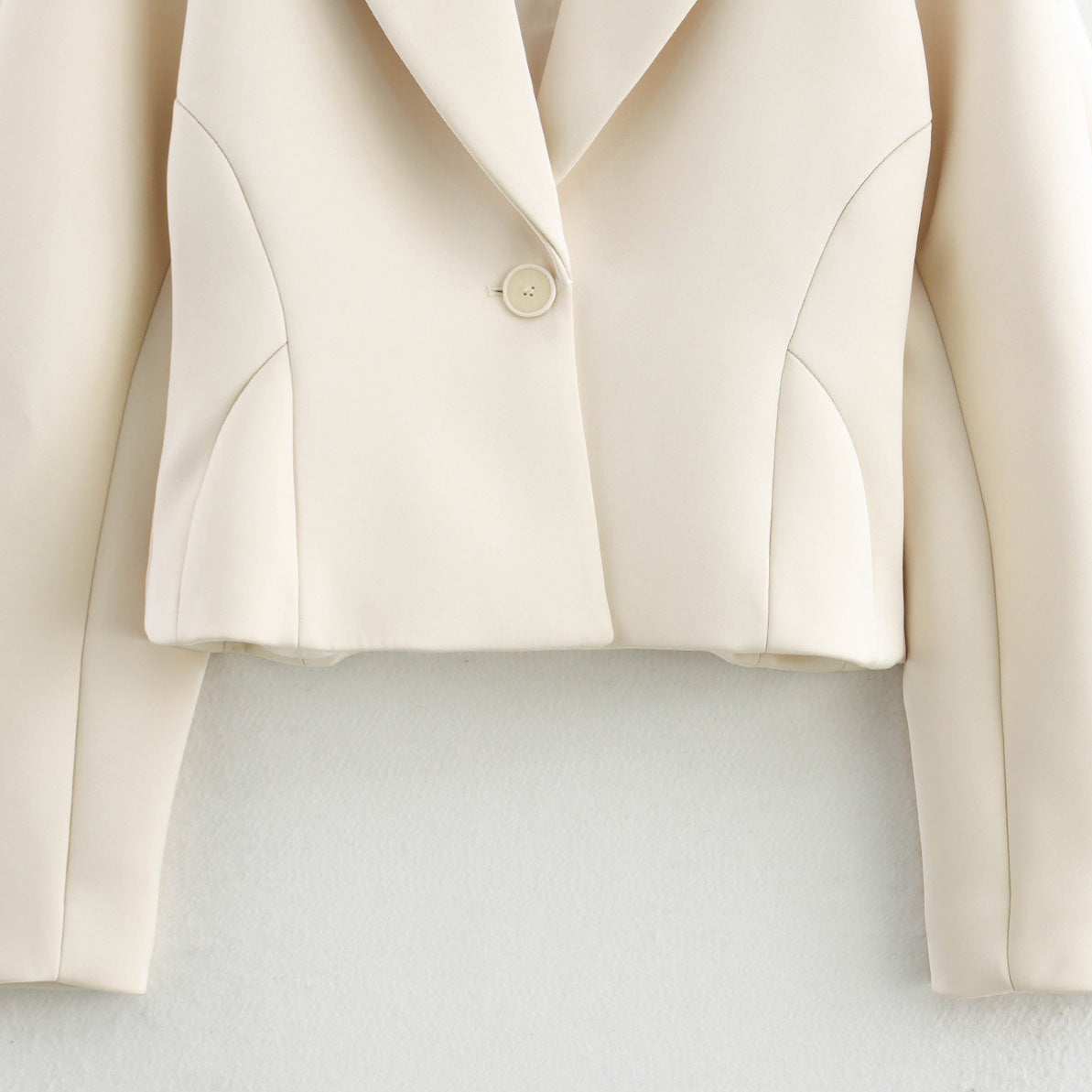 WezelBezel Silk-Cinch Waist Suit Jacket