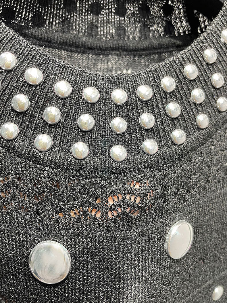 WezelBezel Sleeveless V-Neck Midi Dress