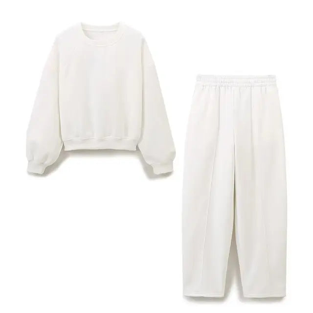WezelBezel Sweatshirt and Pants Set - Casual Style