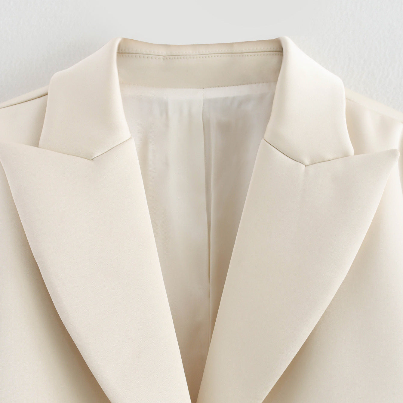 WezelBezel Silk-Cinch Waist Suit Jacket