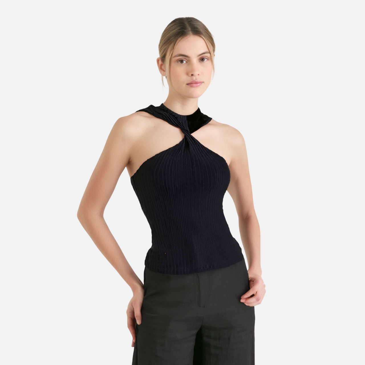 WezelBezel Twist Strapless Knit Top